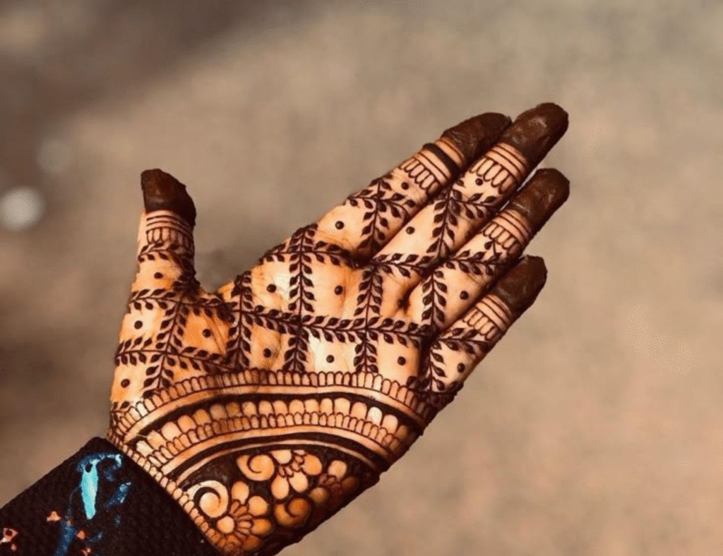 Modern Mehndi Designs: You’ll go crazy if you post males. These mehndi patterns are perfect for a wedding.