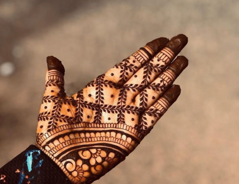 Modern Mehndi Designs: You’ll go crazy if you post males. These mehndi patterns are perfect for a wedding.